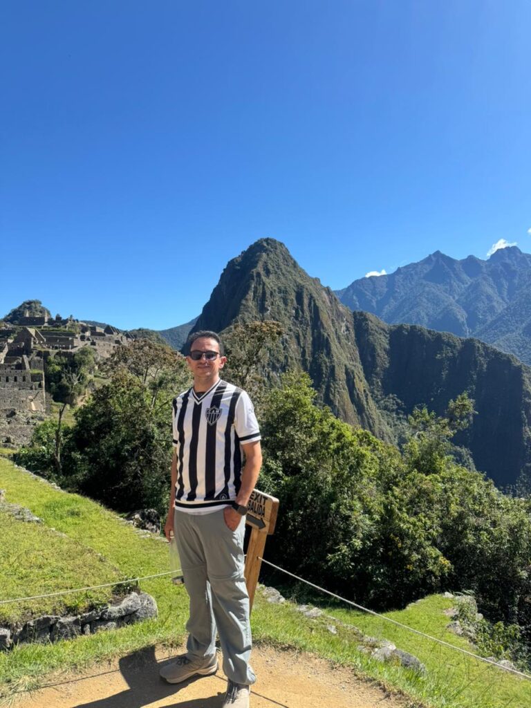 2-Day Machu Picchu & Sacred Valley Train Tour from Cusco